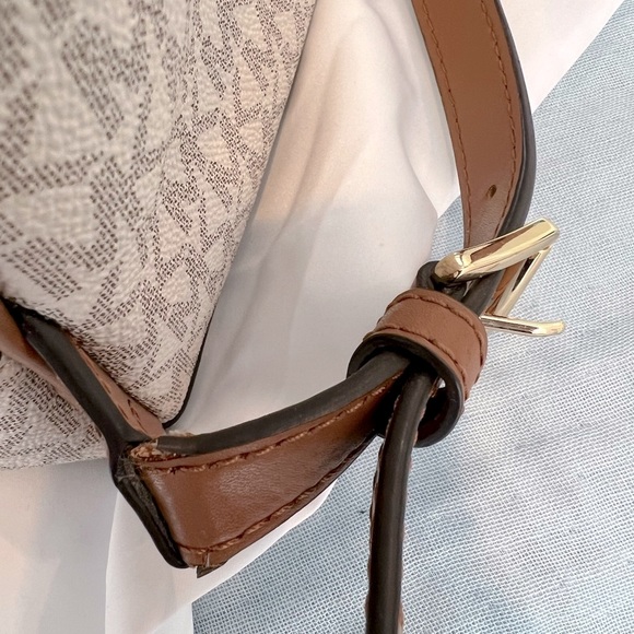 Micheal Kors medium backpack purse - Picture 6 of 11